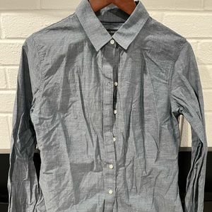 Women’s Banana Republic dress shirt